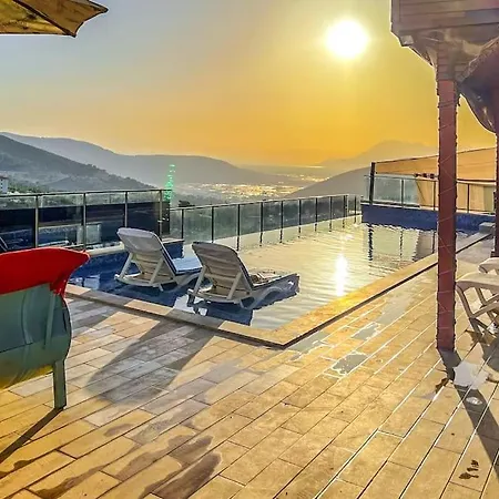 Denize Manzarali Oezel Havuzlu Ev Gameover *
